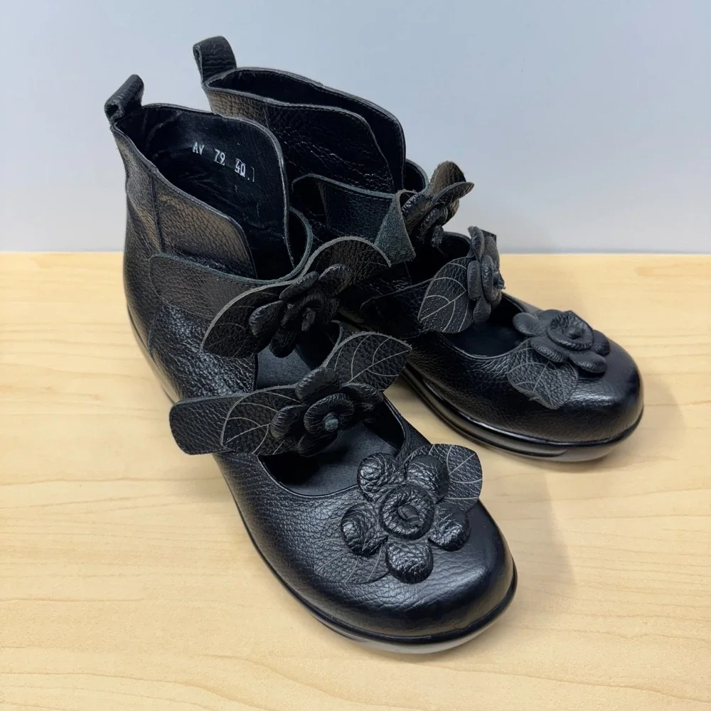 Black Chunky Platform Ankle Shoes, Euro Sz 40, Flower Applique‎ Straps No Brand